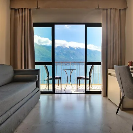 Hotel Splendid Palace Limone sul Garda Buitenkant foto