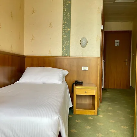 Hotel Splendid Palace Limone sul Garda Kamer foto