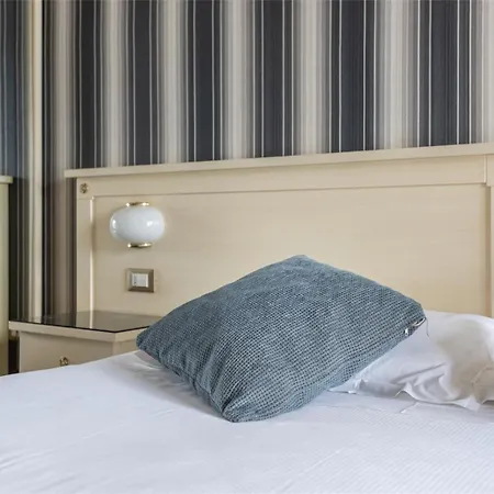 Hotel Splendid Palace Limone sul Garda Kamer foto